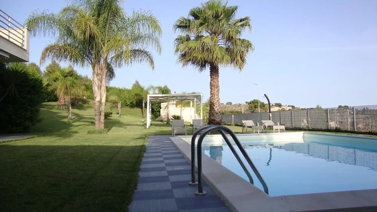 Appartamento In Villa Con Piscina Noto