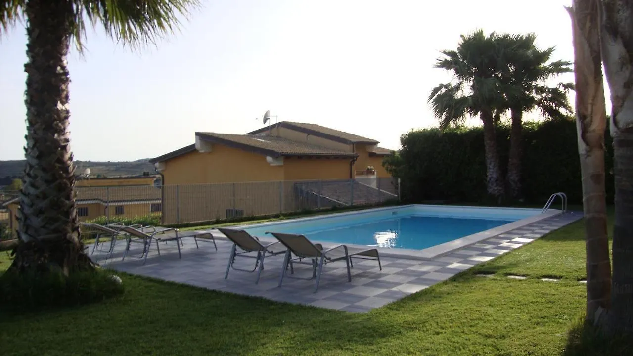 Appartamento In Villa Con Piscina Noto
